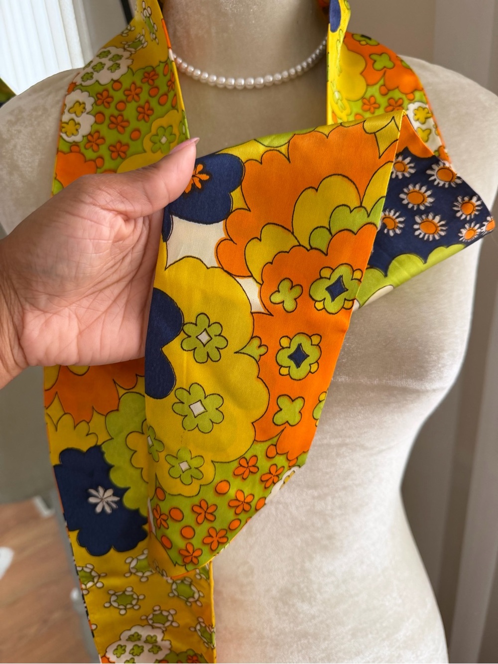 Vintage Yellow Retro Floral Silk Scarf Tie - Picture 2 of 3